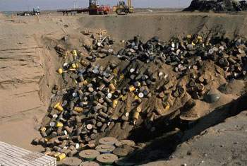 الاسرائيليون  يدفنون نفاياتهم النووية والكيميائية بالجولان المحتل