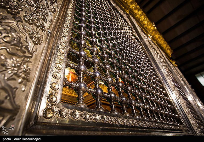 بالصور: الشباك الجديد لمرقد الامامين العسكريين في سامراء