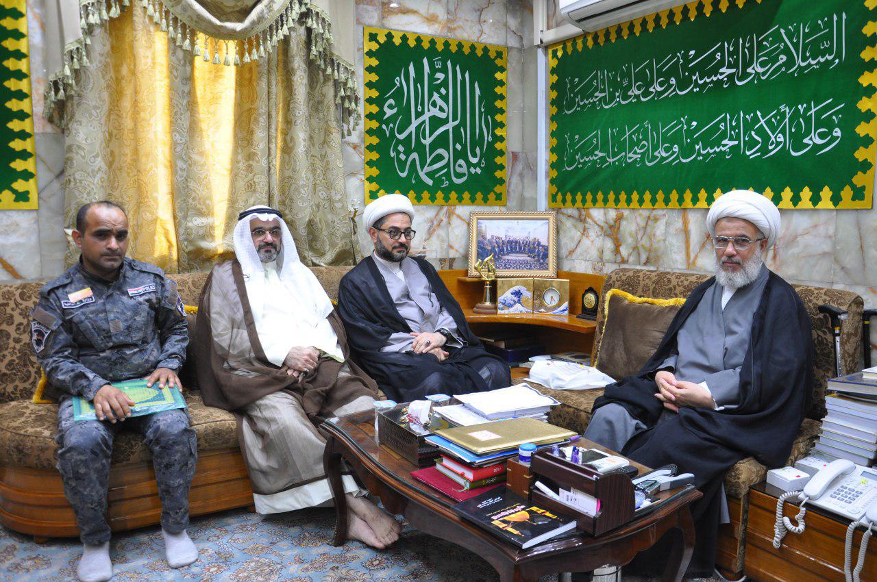 ممثل المرجع السيستاني يكرم شرطي من البصرة "لأمانته العالية"
