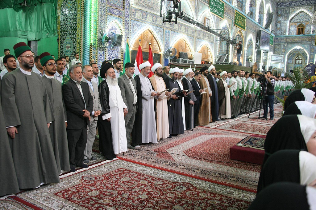 بالصور:ممثل المرجع السيستاني مع وفود مهرجان ربيع الشهادة 11 يؤدون  نشيد الولاء بالحرم المطهر