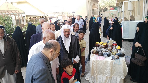 كربلاء :سوق خيري للايتام مع تكريمهم بهدايا تشجيعية (مصور)