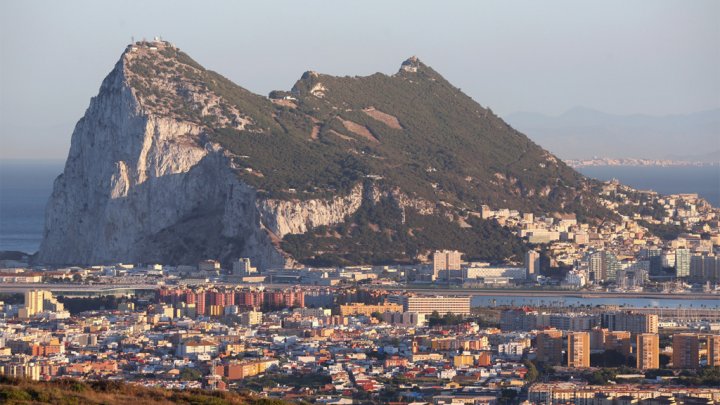 إسبانيا تقترح على بريطانيا تقاسم السيادة على جبل طارق