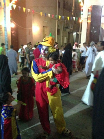 العربية السعودية :الأحسائيون يحتفون بأنوار الحسن المجتبى " ع " بكرنفالات الولاء وطقوس خاصة (مصور)