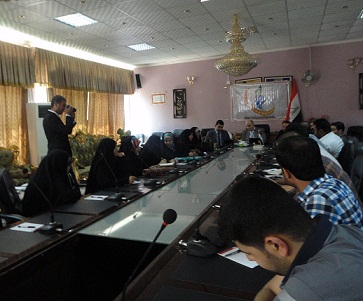 متطوعو المصالحة الوطنية في كربلاء يناقشون مشاريعهم المقترحة