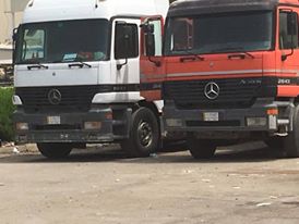 عاجل بالصور:القبض على شاحنتين قادمتين من الكويت متوجهتين الى السفارة الامريكية ببغداد(تفاصيل)