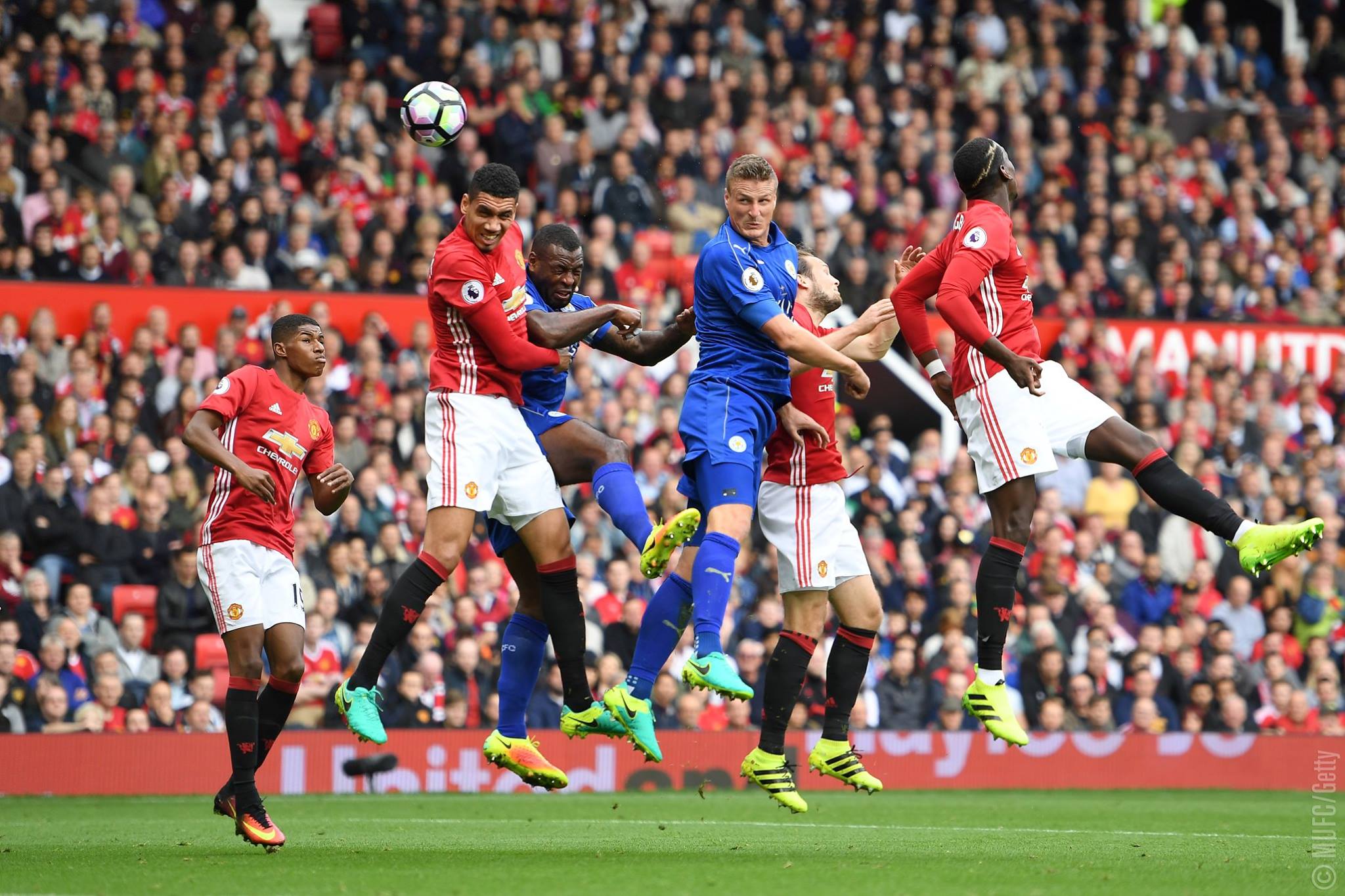 بالصور: مانشستر يونايتد يضرب حامل اللقب ليستر سيتي في الدوري الانجليزي