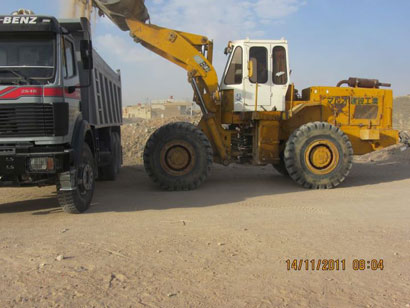 بلدية النجف تكثف حملاتها  لرفع الأنقاض من الساحات العامة والاحياء السكنية