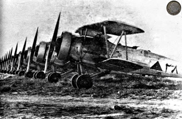 شاهد من الارشيف :طائرات حربية أنكليزية في معسكر الشعيبة 1954/1955