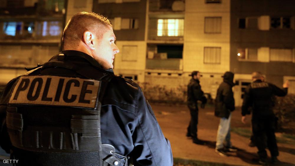 مسلحون يحتجزون رهائن فرنسيين في بلده قريبة من بلجيكا