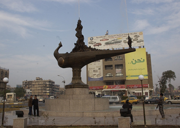 افتتاح نصب "الفانوس السحري" للفنان الراحل محمد غني حكمت وسط بغداد