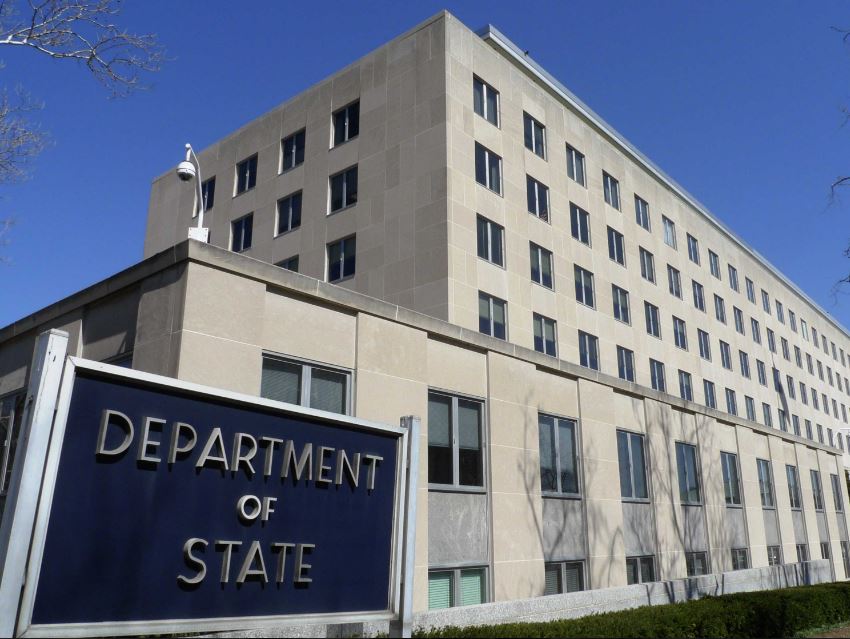 الخارجية الأمريكية تحذر رعاياها من السفر إلى الأردن ومصر