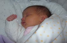 ايطالية تطالب بوجود الجيش في غرفة الولادة