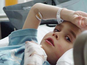 عوائل تستنجد من خلال موقع نون بالحكومة للاهتمام بالاطفال المصابين بالامراض الخبيثة