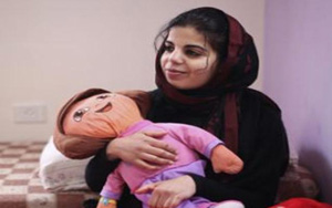 طفلة فلسطينية  يحتجزها والدها  في الحمام لـ9 سنوات