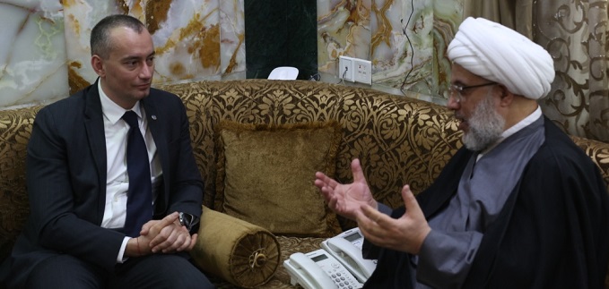 بالصور:ممثل المرجع السيستاني يلتقي ميلادينوف ويدعوه لتوثيق جرائم داعش والاخير يعتبر فتوى السيستاني اعطت دفعا للعالم لقتالهم