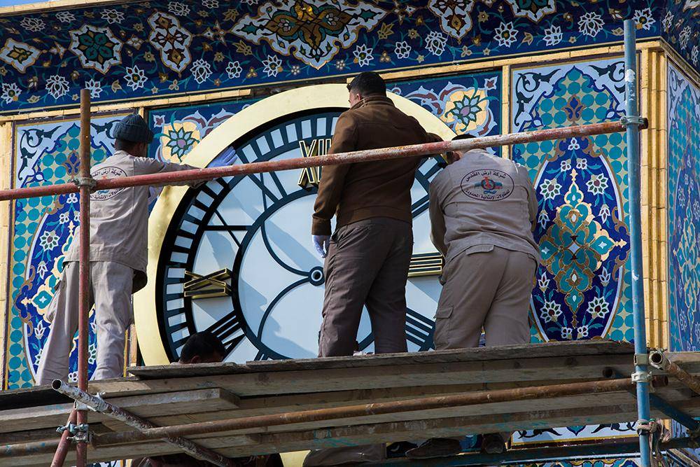 بالصور: تركيب ساعة العتبة العباسيّة المقدّسة وتشغيلها وتركيبها سيكون مطلع الشهر القادم.