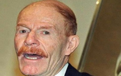 الارهابي عزة الدوري في قطر لتلقي العلاج