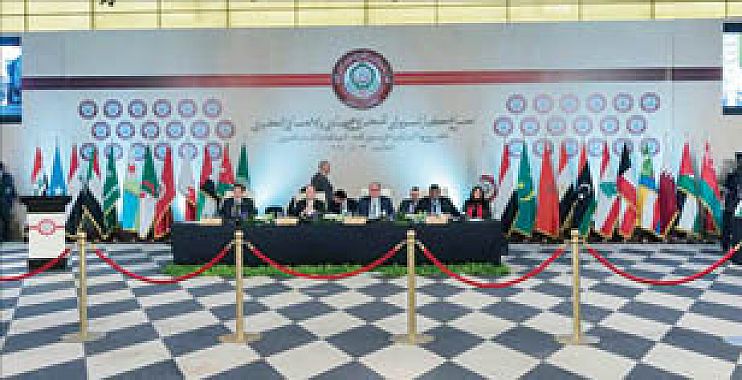 القمة العربية تهنئ العراق بالانتصارات على الإرهاب