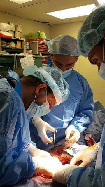 بالصور: جراح كربلائي ينجح في ترقيع الأوعية الدموية في الحوض لجريح في جهاز مكافحة الإرهاب