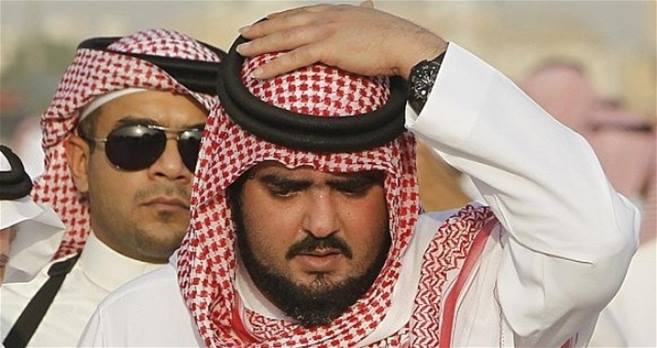 الملك السعودي يعفي عبد العزيز بن الملك السابق من منصبه كوزير