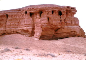 كربلاء :المباشرة بأعمال التنقيب عن الاثار في منطقة الطار