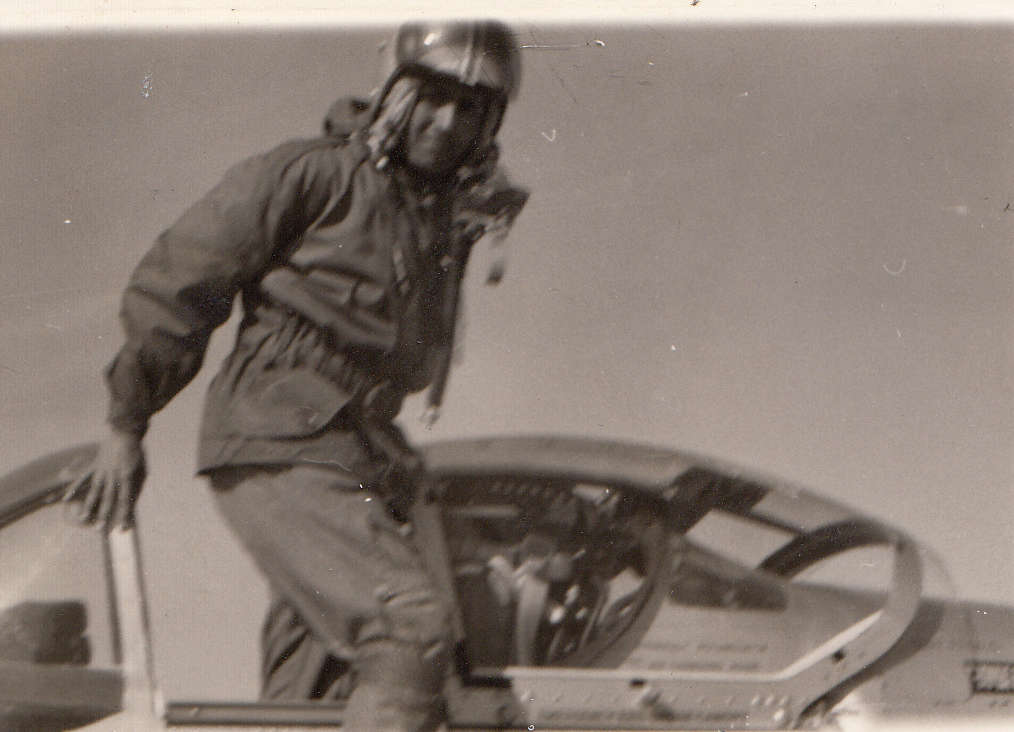 عائلة شهيد طيار عراقي تشكر وكالة نون الخبرية