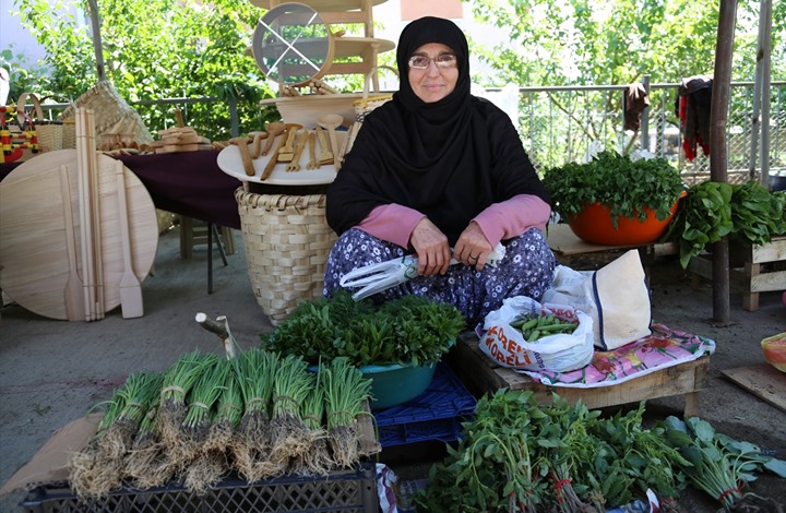 بائعة خضار تتلقى تعيين أخيها وزيرا في الحكومة التركية