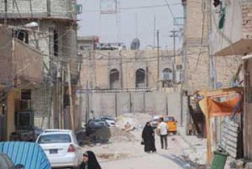 كتلة الاحرار في كربلاء تطالب من المحافظ الجديد برفع الكتل الكونكريتية من مركز المدينة والمباني الحكومية