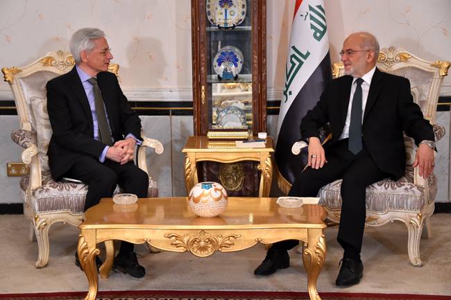 الجعفري يدعو فرنسا لمساعدة العراق باستعادة الآثار المسربة والاموال المجمدة