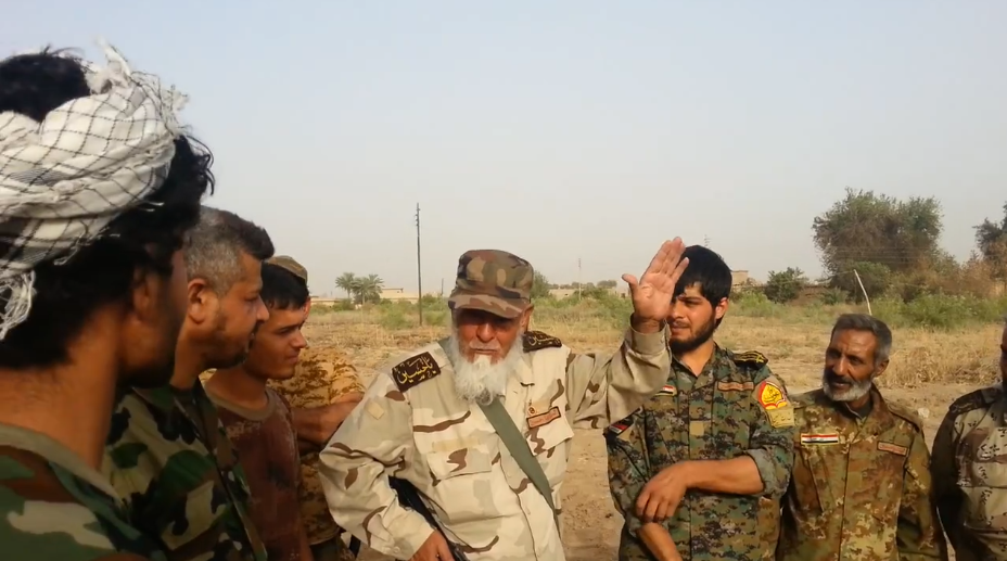 بالفيديو: رجل تسعيني يقاتل مع لواء علي الاكبر