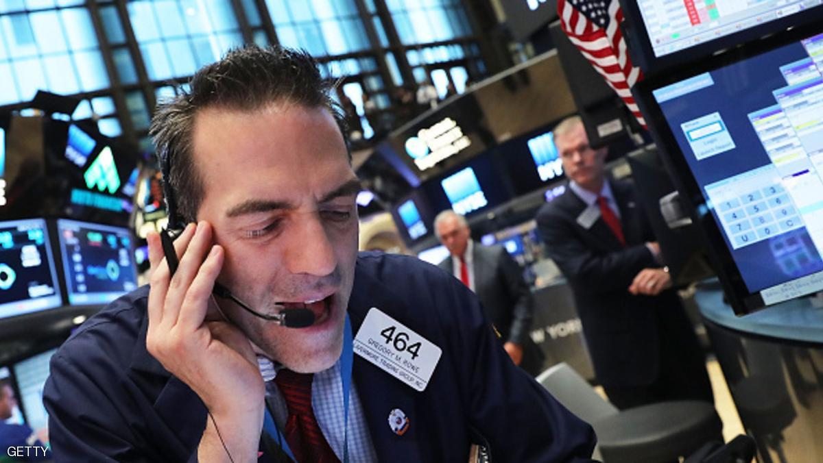 "الجمعة السوداء".. حين خسرت الأسهم العالمية تريليوني دولار