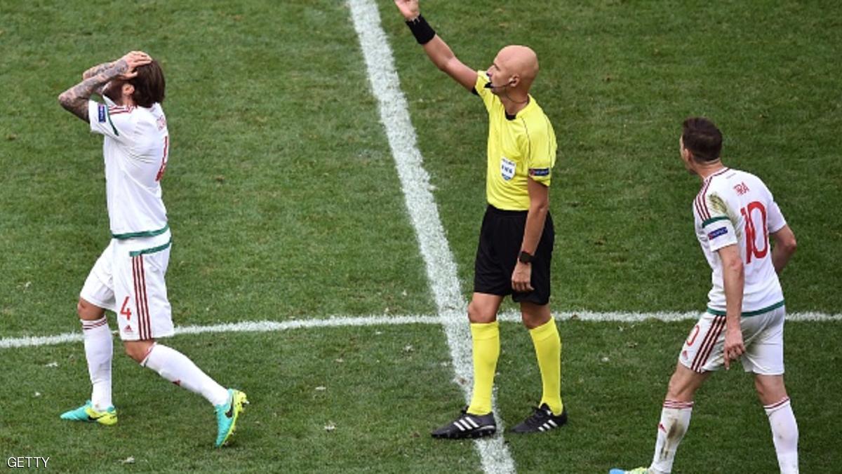 تطورات "إيجابية" بشأن بطاقات يورو 2016