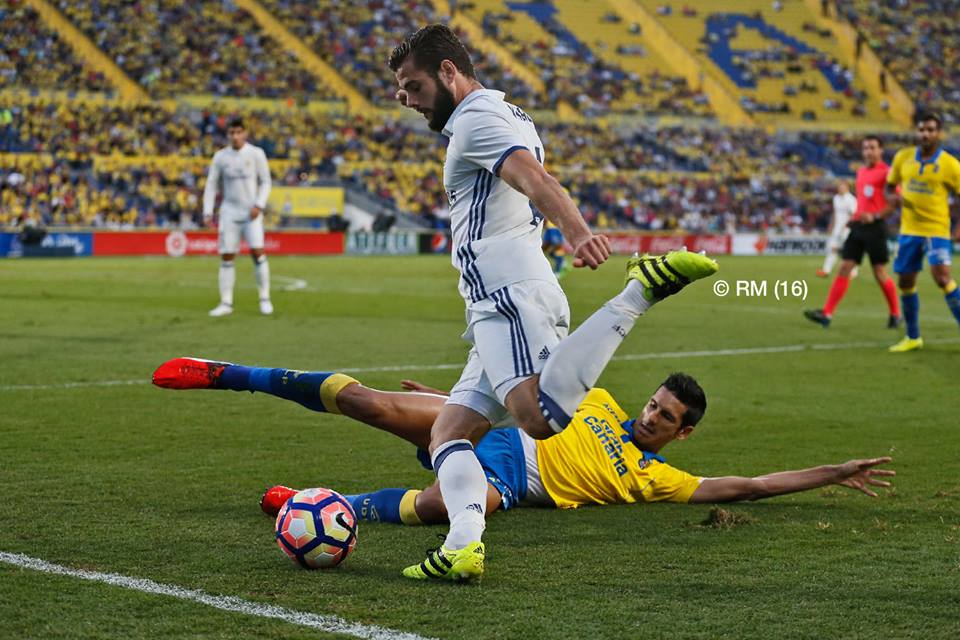 ليلة مظلمة على ريال مدريد وزيدان في لاس بالماس