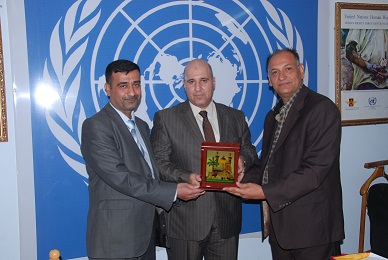 الامم المتحدة تحتفي بذكرى تاسيسها بكربلاء وتكرم رئيس فرع نقابة الصحفيين ورئيس تحرير وكالة نون الخبرية درع الابداع (مصور)