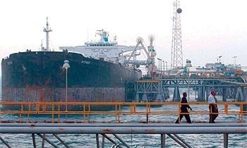 ميناء ابو فلوس يستقبل سبع بواخر تجاريه