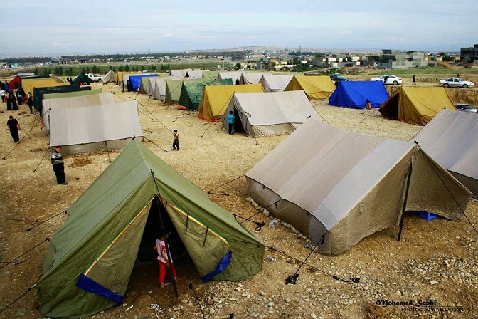 بالصور:العوائل في قضاء خانقين تترك منازلها وتخيّم في العراء