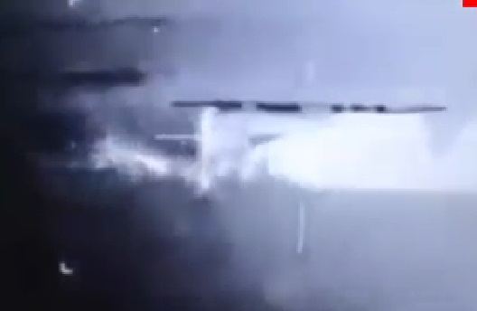 بالفيديو : شاهد كيف يقوم صقور الجو العراقي باصطياد عناصر داعش