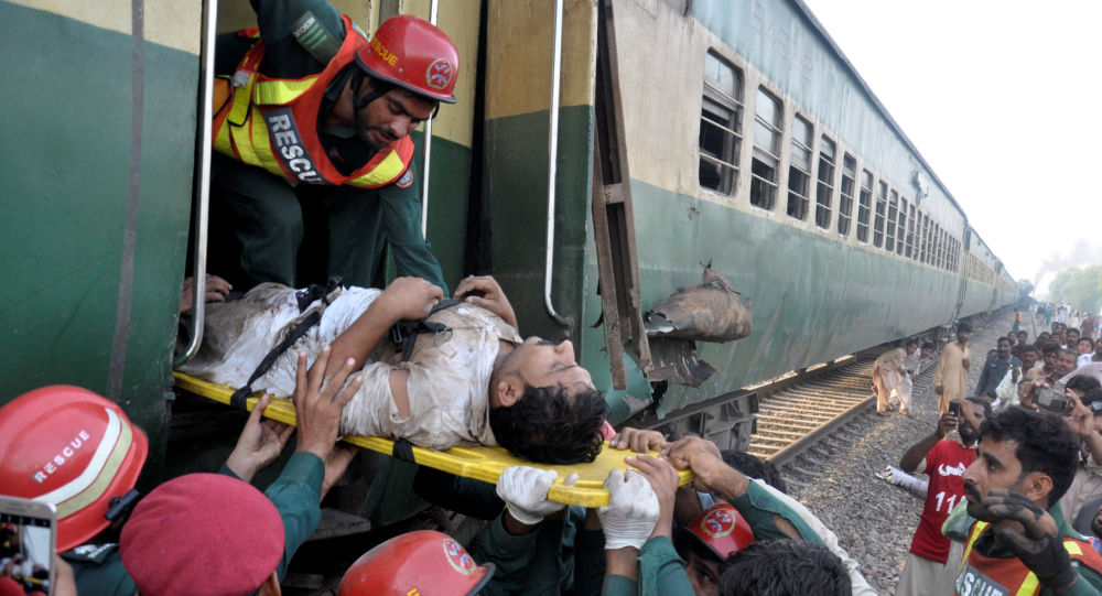 مصرع واصابة 23 شخصاً بحادث تصادم قطارين في إيران