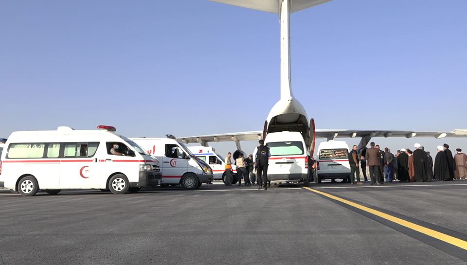 بالصور:نقل جثامين ومصابي تفحير الشوملي الايرانيين عبر مطار النجف الدولي