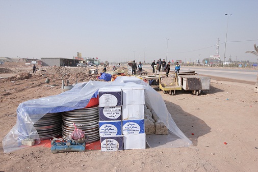 الى دوائر الرقابة الصحية بكربلاء :هكذا تباع الحلويات على الزائرين !!؟؟