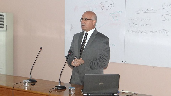 عضو بلجنة الصحة النيابية يلقي محاضرة علمية في جامعة كربلاء
