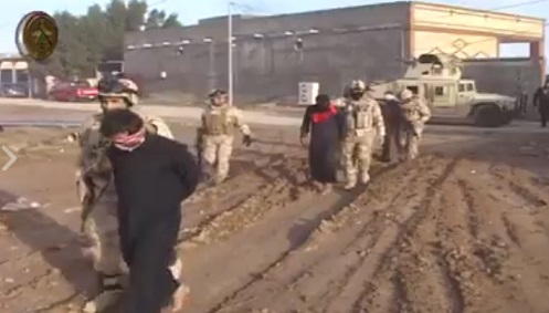 وزير الدفاع : قواتنا البطلة تصادر أحاديات وقاذفات وتقبض على مطلوبين قضائيا وعصابات سلب خطف بالبصرة