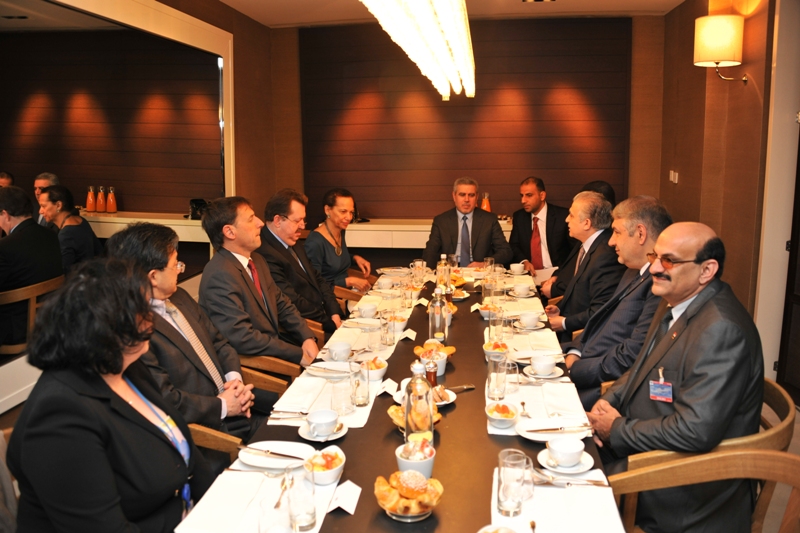 الخزاعي يلتقي سفراء الدول الخمس دائمة العضوية في مجلس الأمن:من الضروري ايقاف تسليح المعارضة والنظام السوري معا