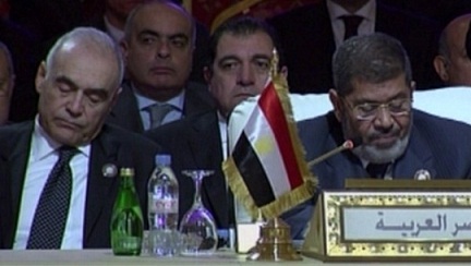 النوم يتسلل إلى جفون رئيس ووزير أثناء كلمة مرسي+صورة