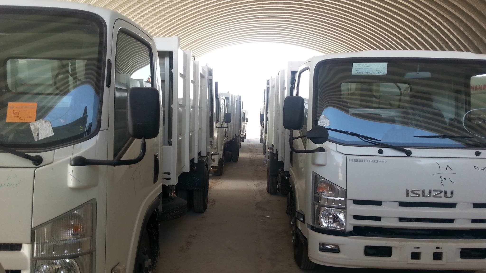 بالصور :وصول 104 الية من اصل 118 متعاقد عليها بمبلغ 65 مليار دينار الى بلدية كربلاء