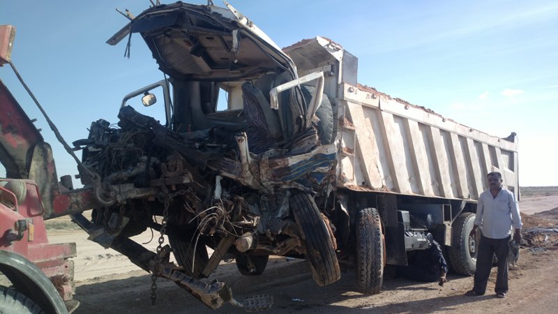 بالصور :حوادث مرورية في شارع كربلاء –عين التمر ومسؤول محلي يتهم وزارة الاعمار والاسكان بانها السبب وراء موت الابرياء