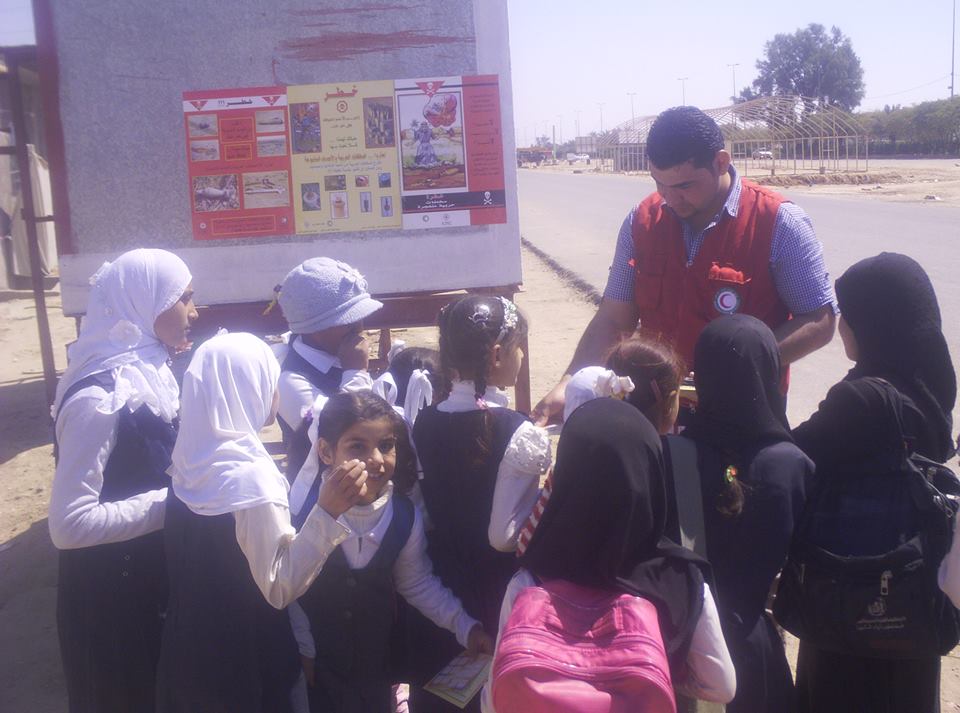 كربلاء:الهلال الاحمر يبدأ حملة لتوعية العوائل النازحة من خطر المخلفات الحربية