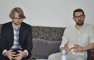 بالصور:فريق عمل بريطاني فرنسي لإنتاج فيلم وثائقي عن كربلاء والعراق