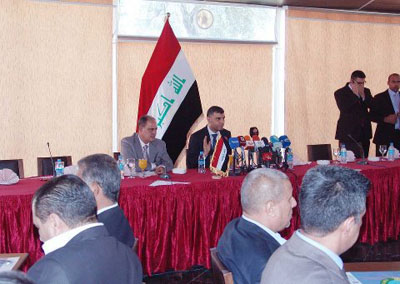 بالوقت الذي يسعى صحفيو كربلاء للحصول على قطع اراضيهم ..وزير الاعمار يعلن عن منح الاولوية للصحفيين في قروض الاسكان