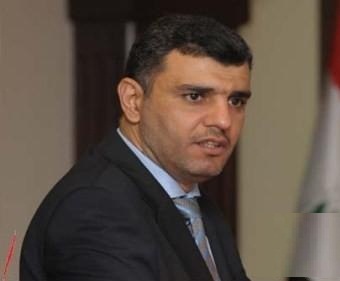 اول وزير عراقي يكشف عن شريط راتبه امام وسائل الاعلام